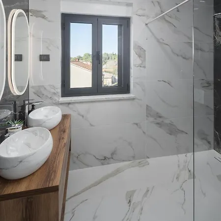 Luxurious Home In Pula Nyaraló Póla