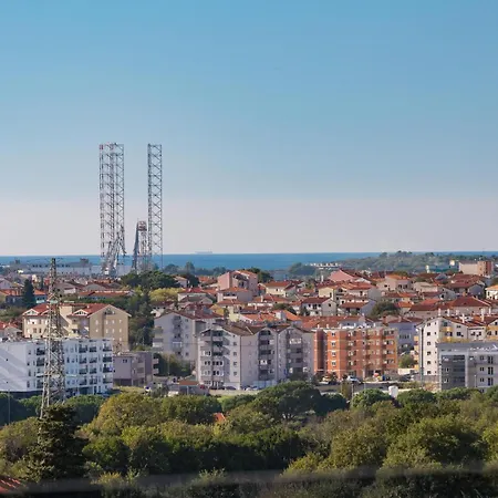 Luxurious Home In Pula Nyaraló *