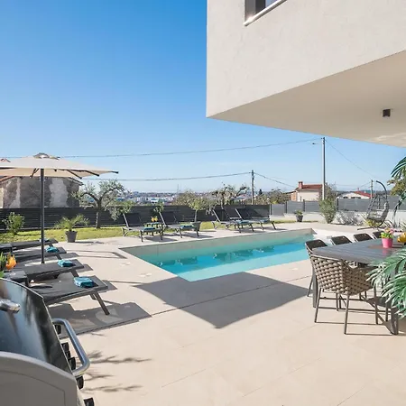 Luxurious Home In Pula *