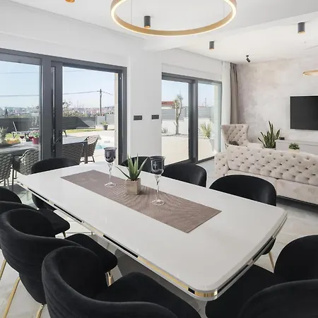 Amazing In With Wifi *